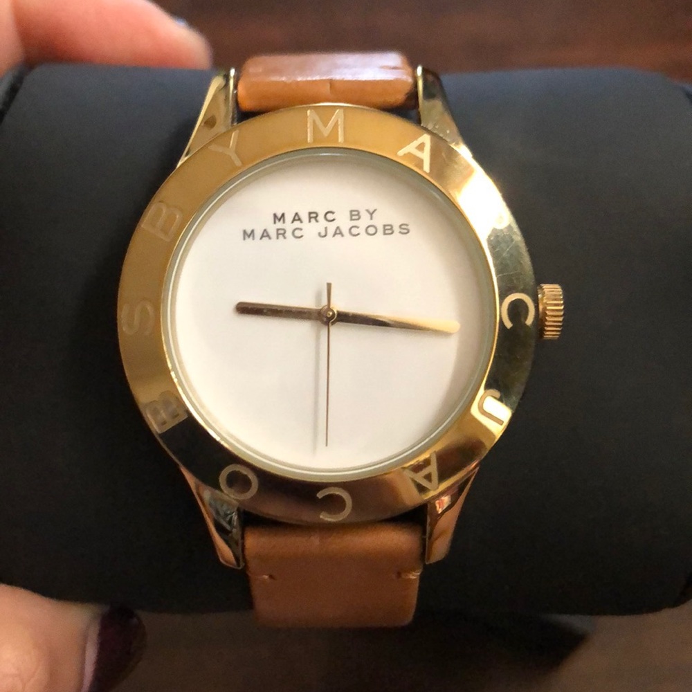 Leather Watch - Picture 3 of 8